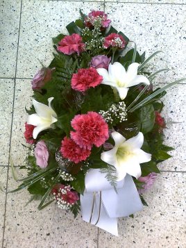 gallery/ukonhattu hautajaiskukat2